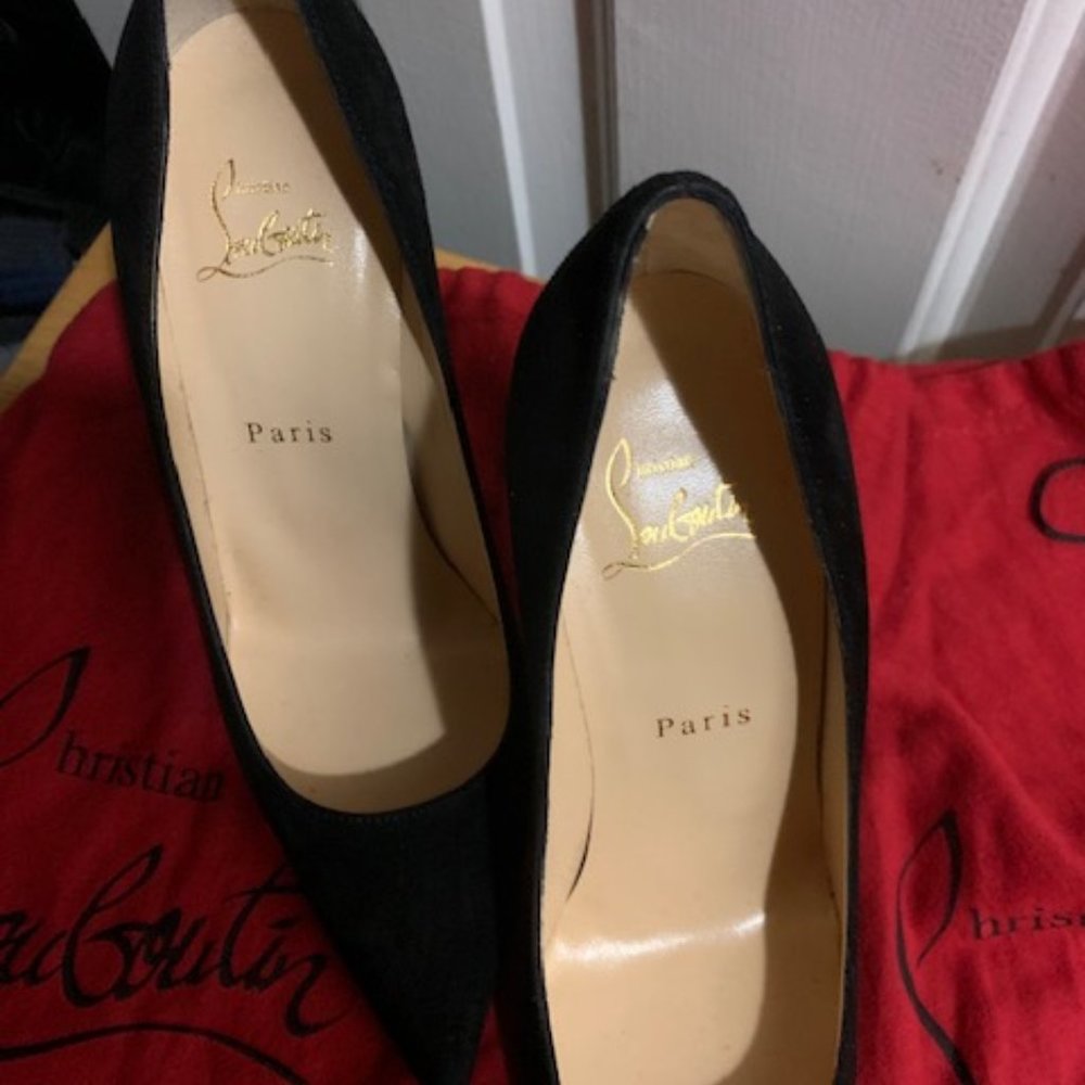 PRICE DORP - Christian Louboutin Black Suede Red Bottom Pumps